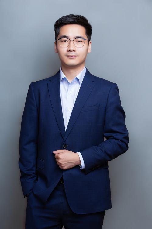 王自菁 灯光与摄影艺术负责人